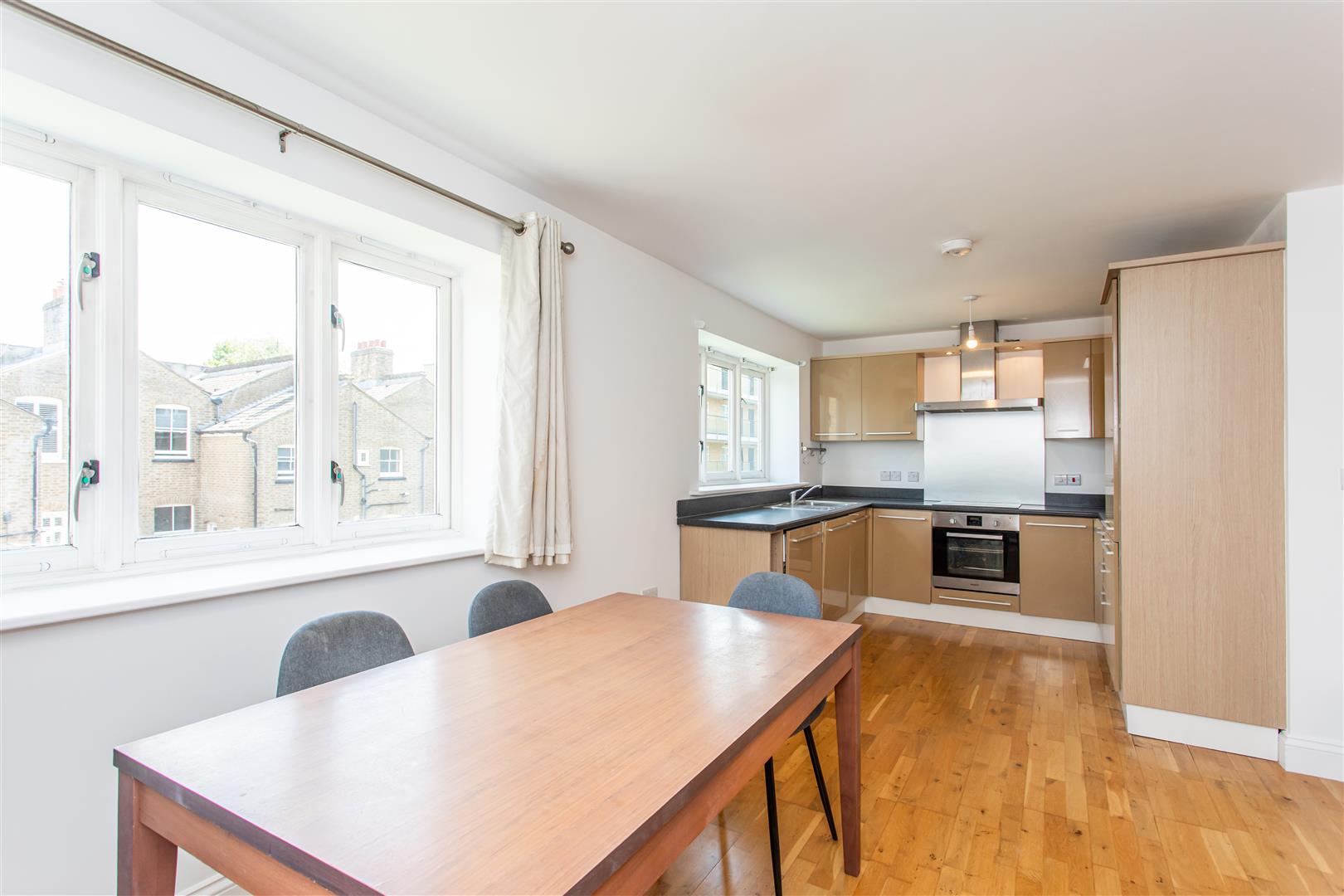 1 bed property in Westport Street, Limehouse